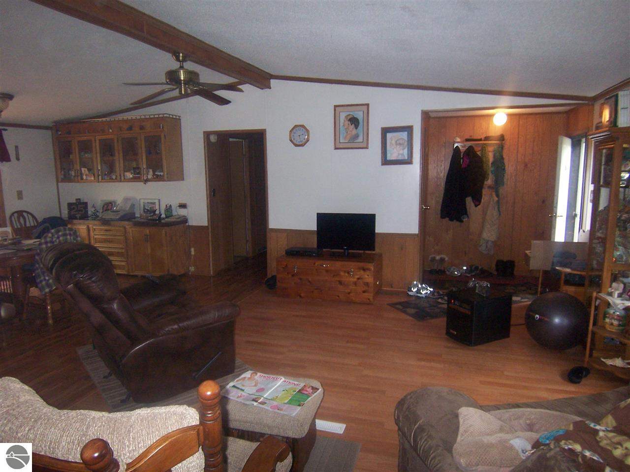 6885 East Baseline Road Mount Pleasant, MI 48858 - Photo 6 of 17 1784003-5.JPG