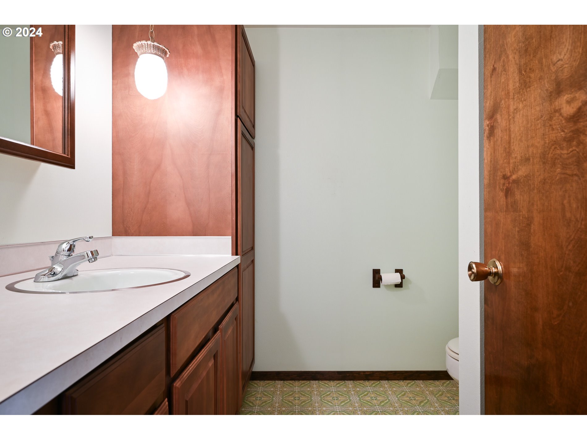 16461 South Bradley Road Oregon City, OR 97045 - Photo 28 of 41 Bathroom