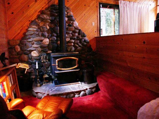14081 Tyrol Road Truckee, CA 96161 - Photo 5 of 7 Gallery Image 5