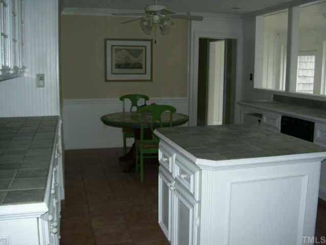 499 Starline Road Selma, NC 27576 - Photo 5 of 12 dining/kitchen area