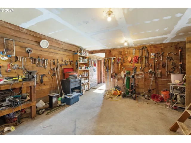 $950,000 | 84768 Eastside Road, Milton Freewater, OR 97862