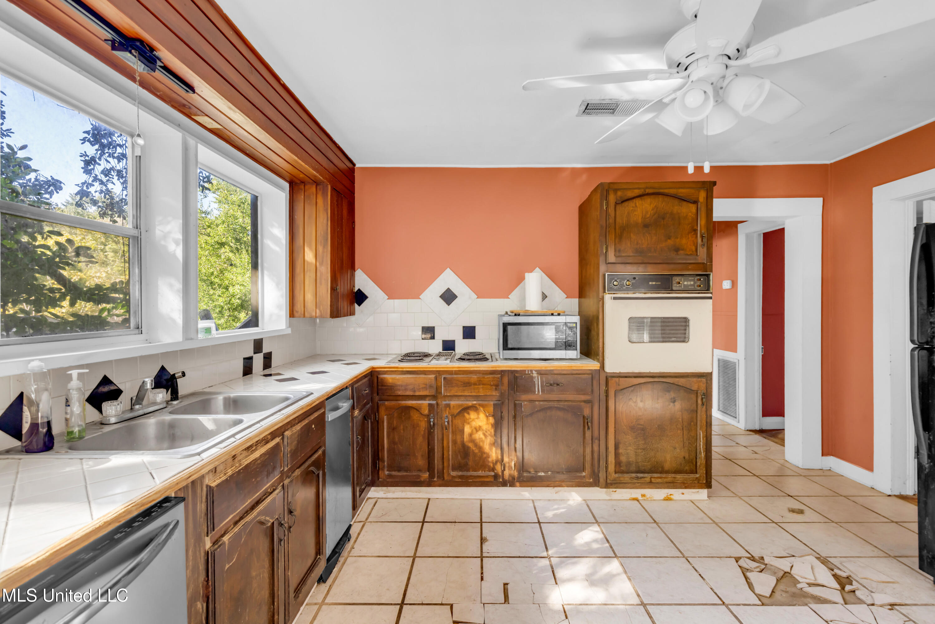 718 Signal Street Ocean Springs, MS 39564 - Photo 14 of 33 718SignalSt-14