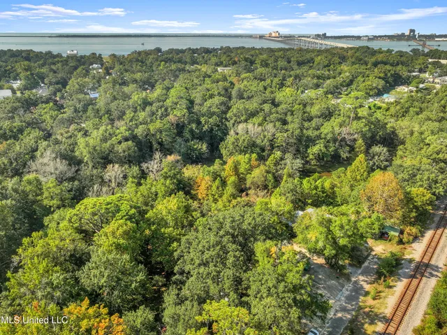 $187,500 | 718 Signal Street, Ocean Springs, MS 39564