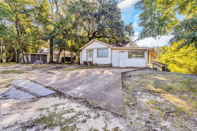 $187,500 | 718 Signal Street, Ocean Springs, MS 39564