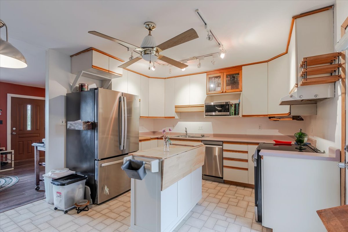 405 West Raab Road Normal, IL 61761 - Photo 14 of 29