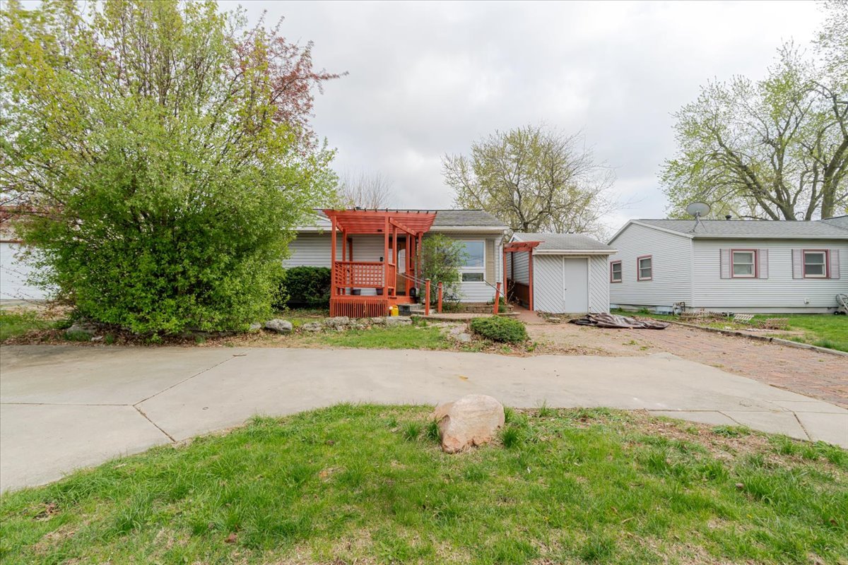 405 West Raab Road Normal, IL 61761 - Photo 2 of 29