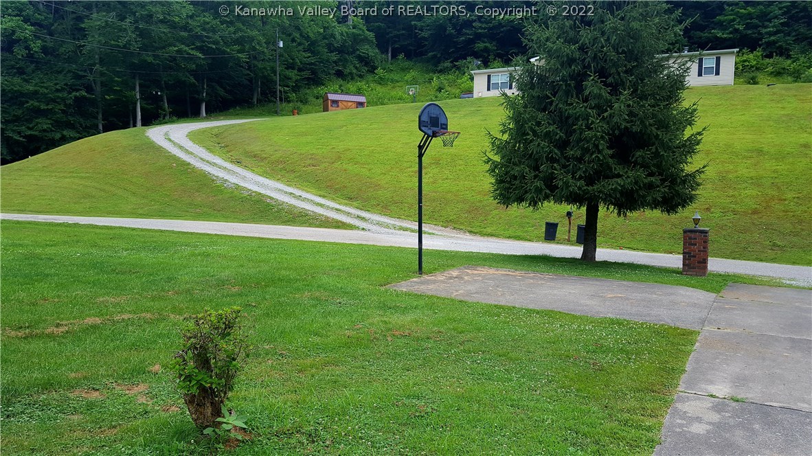 1522 Kaufmans Branch Road Elkview, WV 25071 - Photo 4 of 24 Gallery Image 4