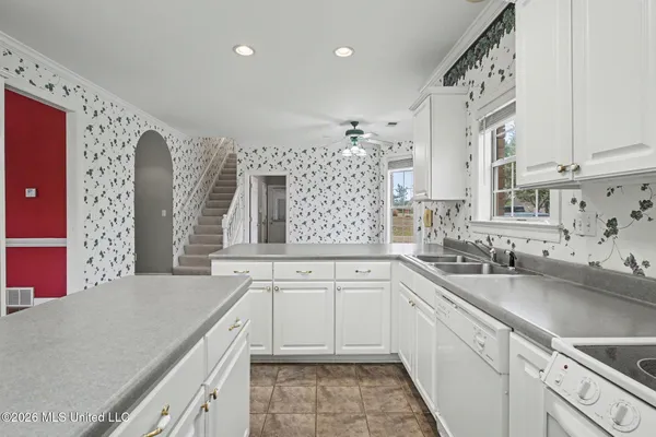 $425,000 | 655 Long Street, Southaven, MS 38672