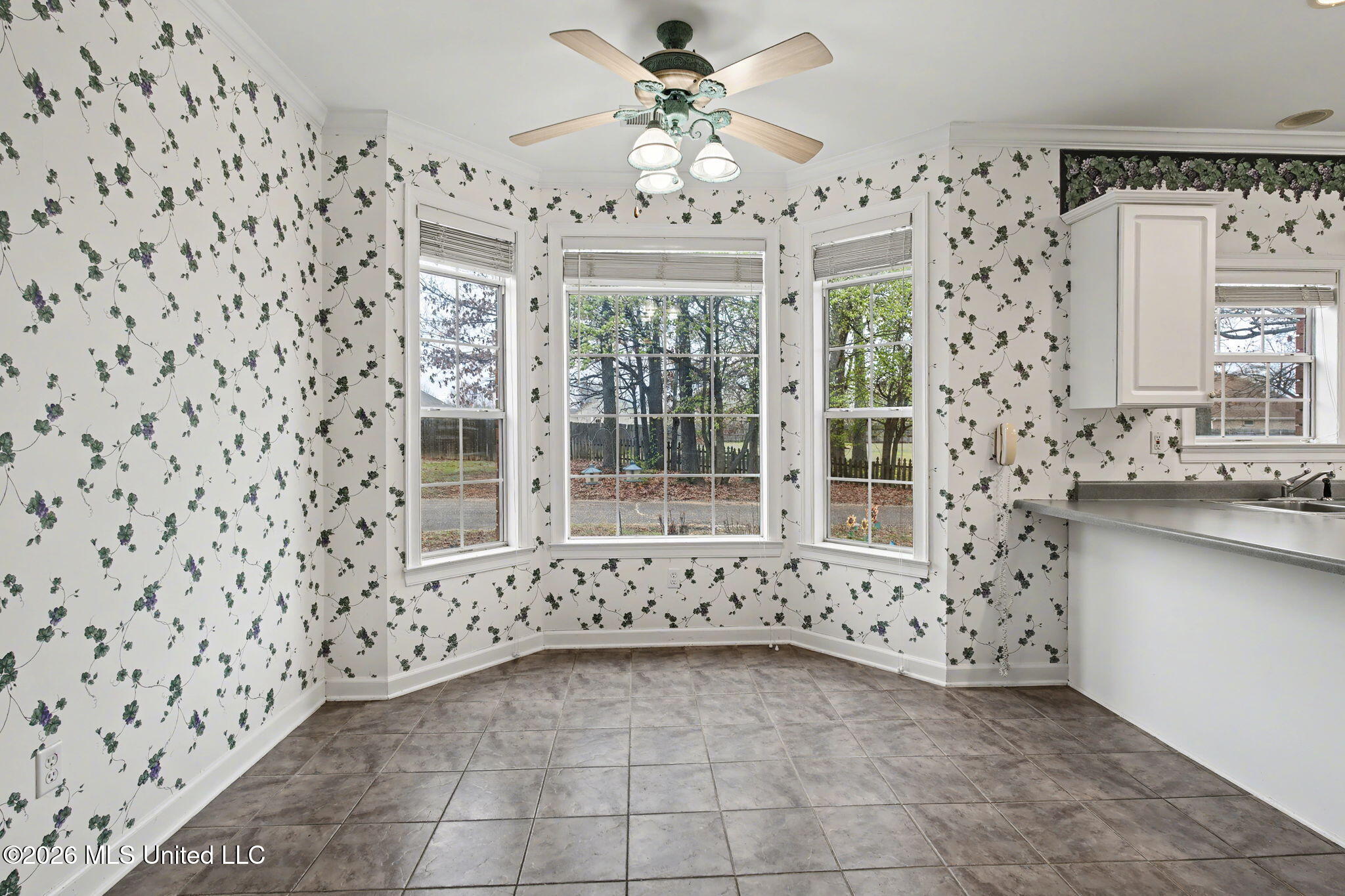 655 Long Street Southaven, MS 38672 - Photo 13 of 41 Breakfast