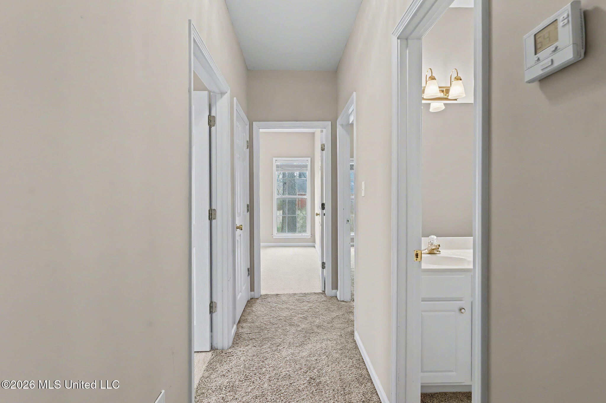 655 Long Street Southaven, MS 38672 - Photo 15 of 41 Hallway
