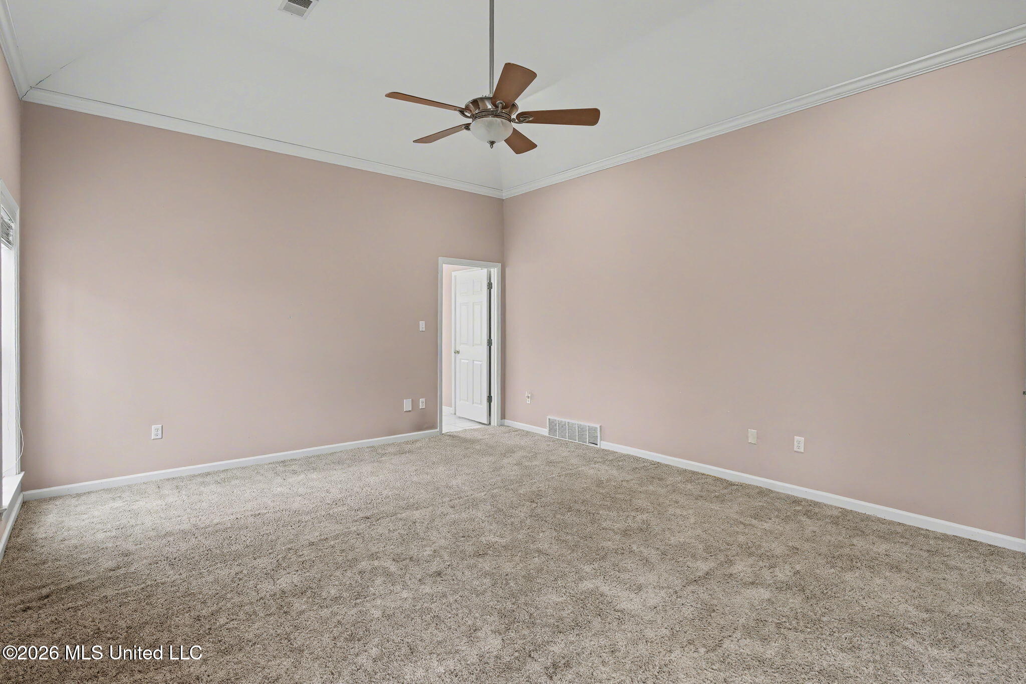 655 Long Street Southaven, MS 38672 - Photo 16 of 41 Primary Bedroom