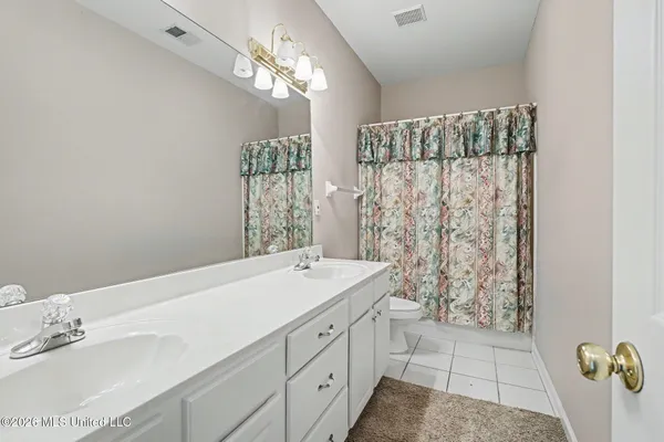 $425,000 | 655 Long Street, Southaven, MS 38672