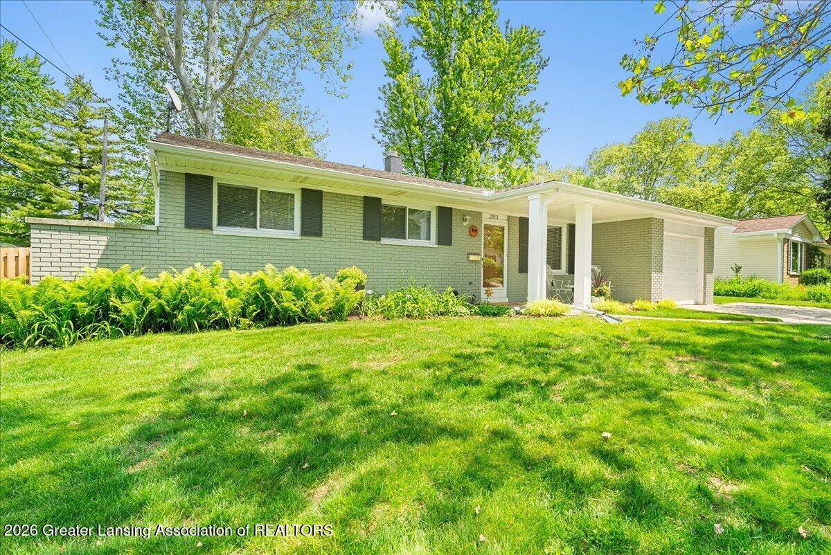 2913 Quincy Lane Lansing, MI 48910 - Photo 5 of 36 05-Media Jett - 03