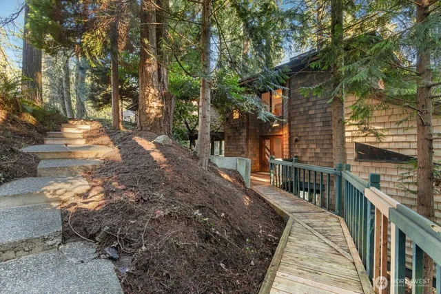 $3,750 | 4820 91st Avenue Southeast, Mercer Island, WA 98040