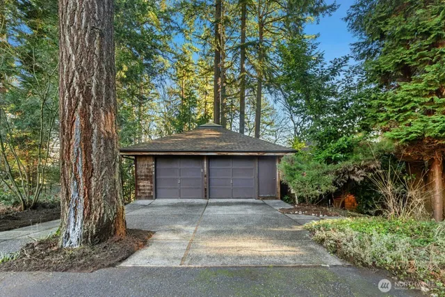$3,750 | 4820 91st Avenue Southeast, Mercer Island, WA 98040