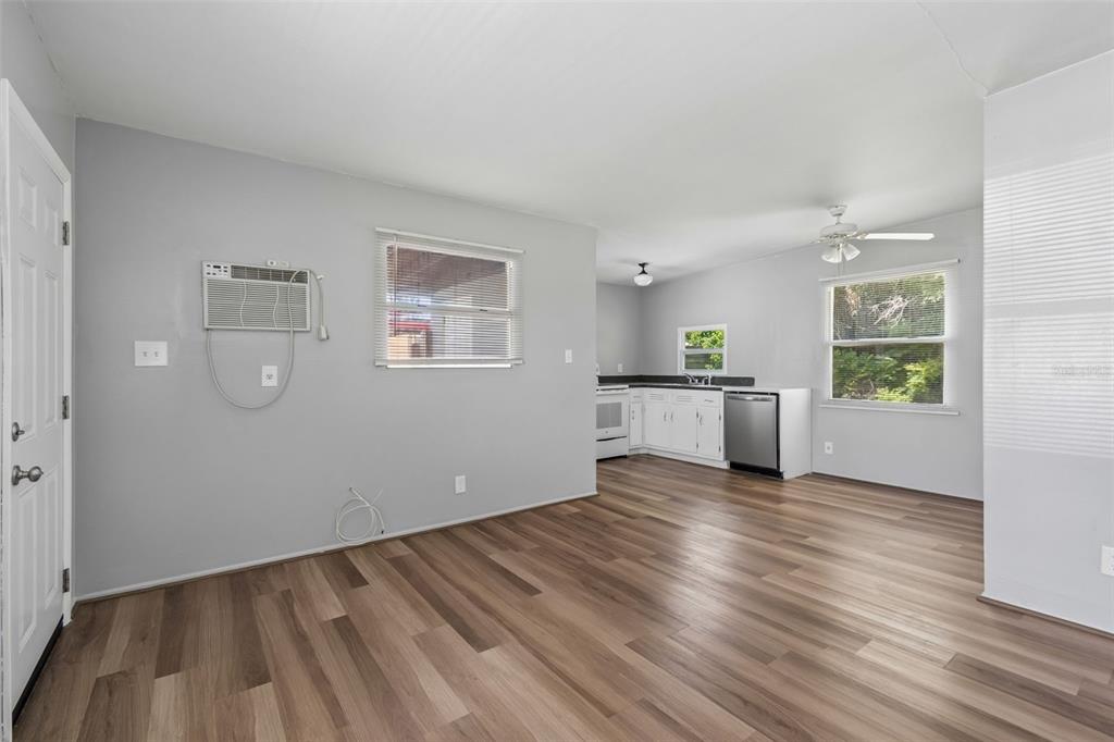 11136 104th Street Largo, FL 33773 - Photo 7 of 24
