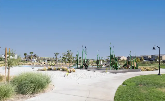 $555,000 | 2498 Gunner Ridge Way, Rialto, CA 92377