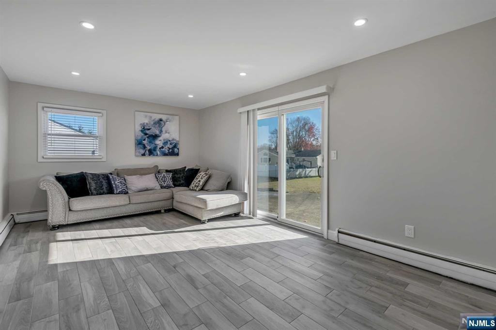 11 King Court Wayne, NJ 07470 - Photo 15 of 30