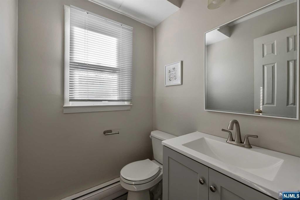 11 King Court Wayne, NJ 07470 - Photo 17 of 30