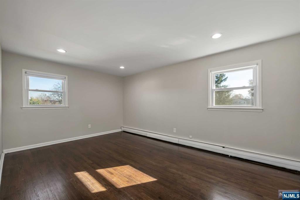 11 King Court Wayne, NJ 07470 - Photo 19 of 30