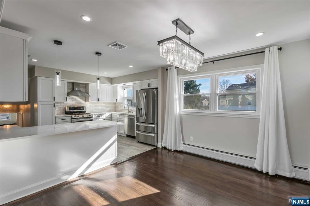 11 King Court Wayne, NJ 07470 - Photo 10 of 30