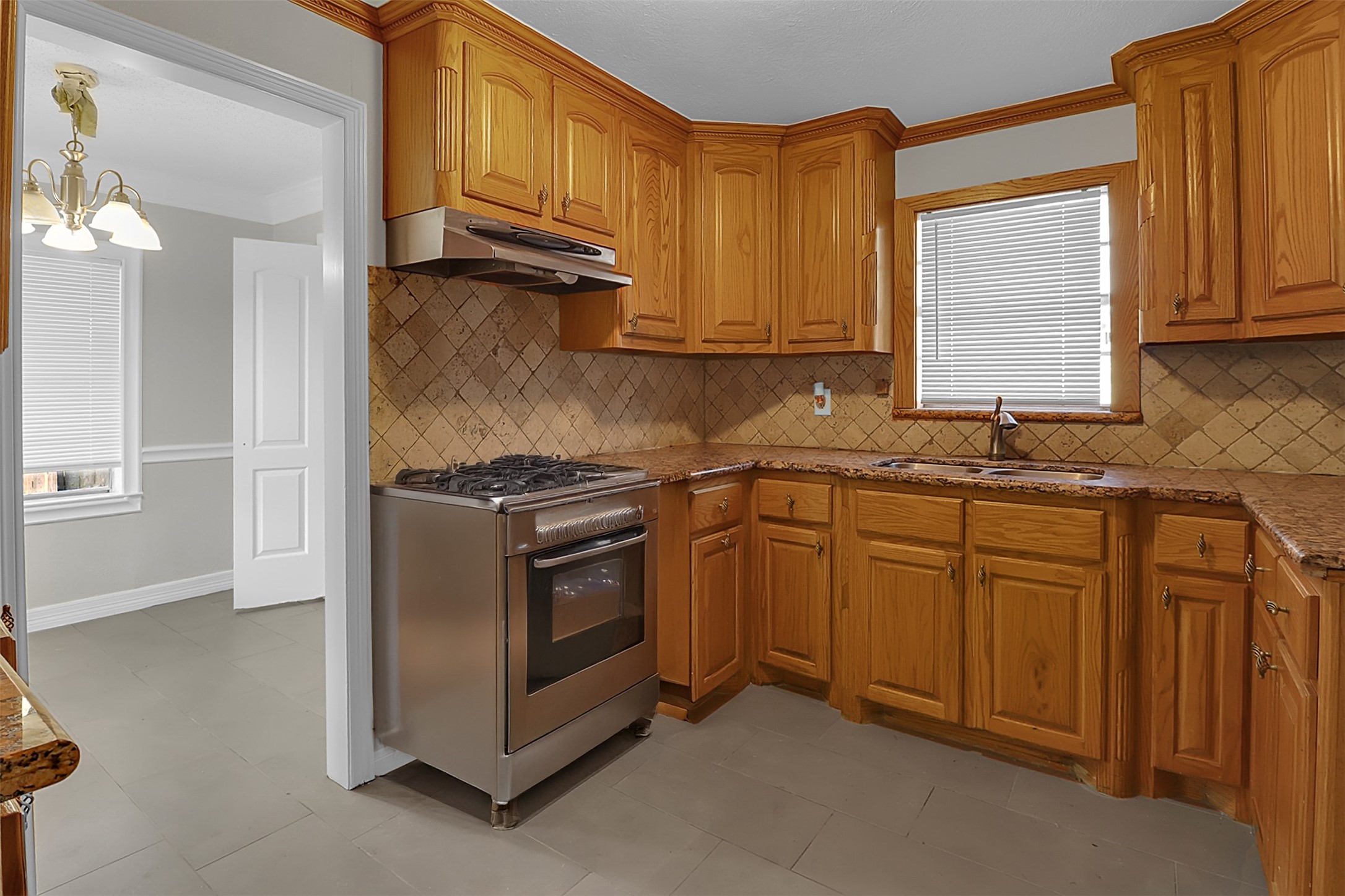 505 Garrett Street Pasadena, TX 77506 - Photo 5 of 14