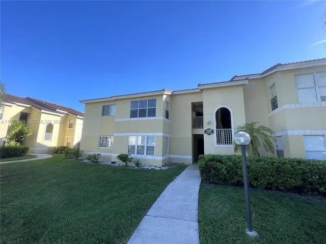 $2,400 | 12760 Vista Isles Drive, Unit 711, Sunrise, FL 33325