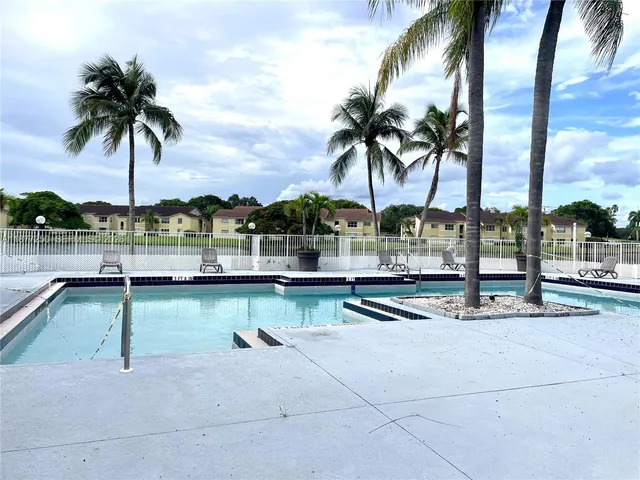 $2,400 | 12760 Vista Isles Drive, Unit 711, Sunrise, FL 33325