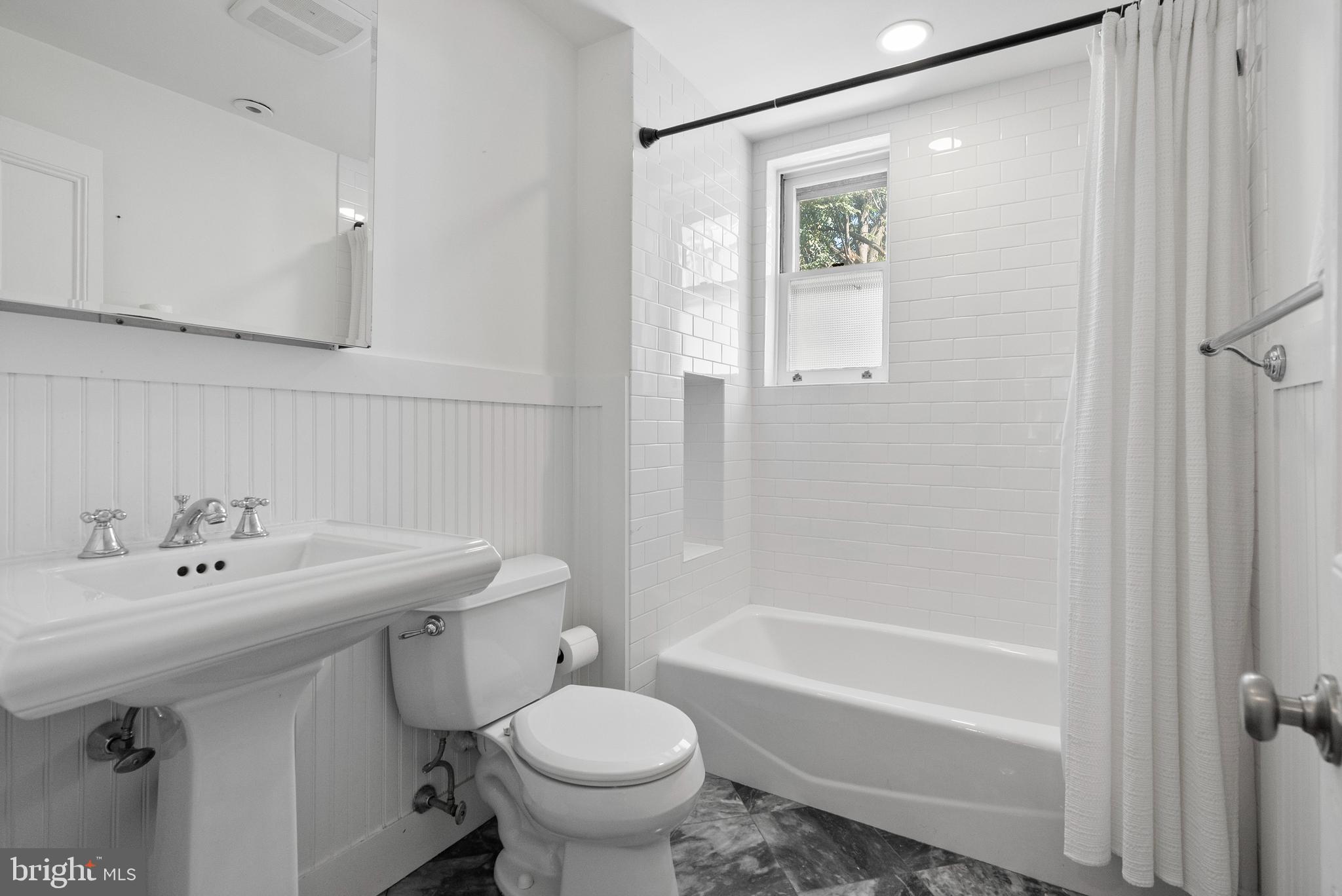 2215 Pine Street Philadelphia, PA 19103 - Photo 14 of 41