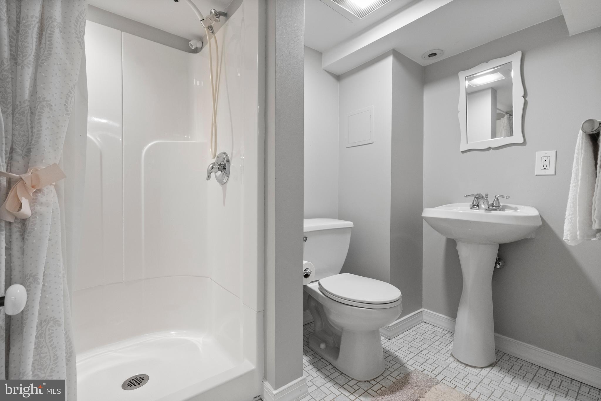 2215 Pine Street Philadelphia, PA 19103 - Photo 34 of 41