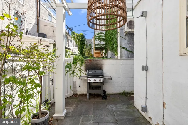 $1,400,000 | 2215 Pine Street, Philadelphia, PA 19103