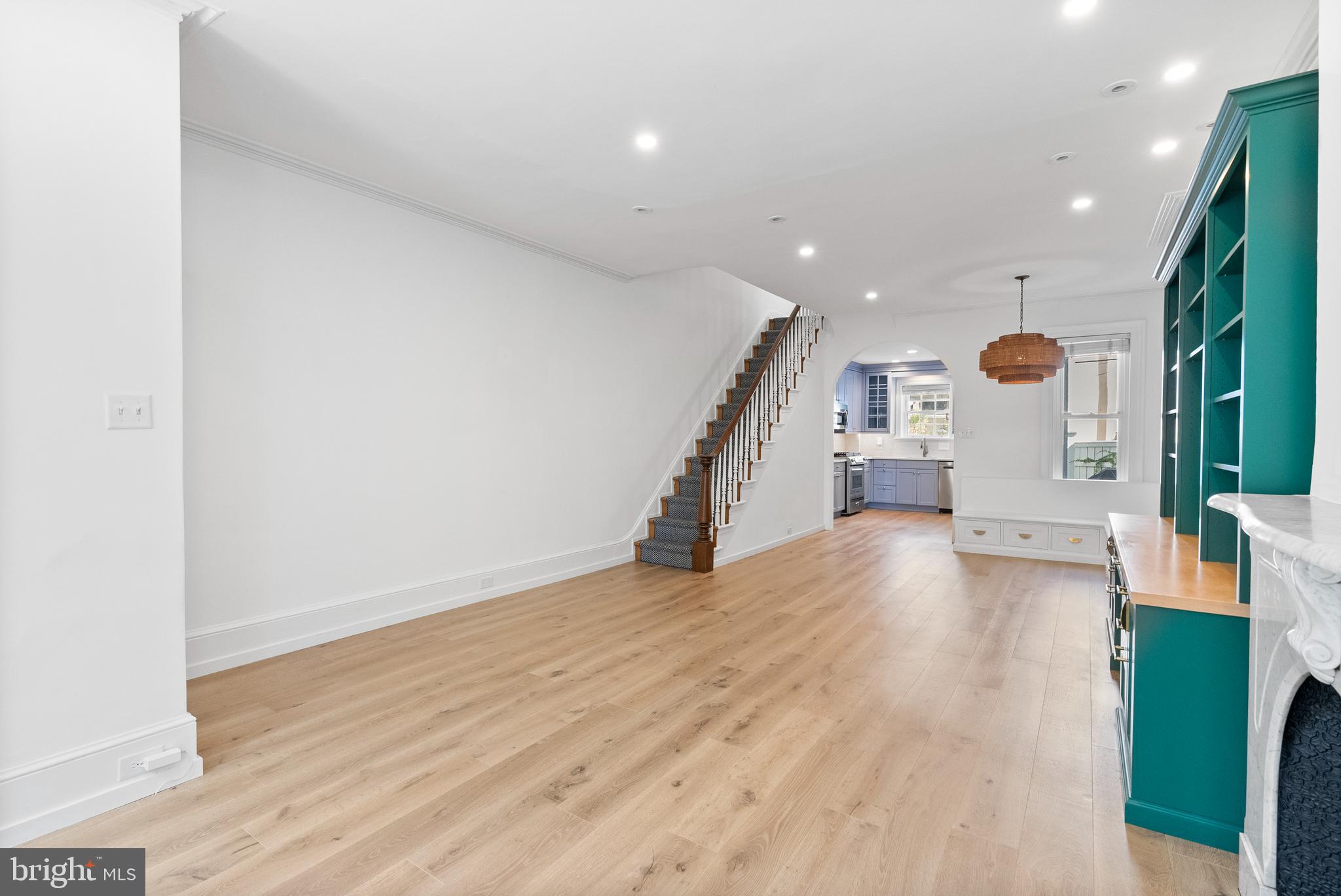 2215 Pine Street Philadelphia, PA 19103 - Photo 4 of 41