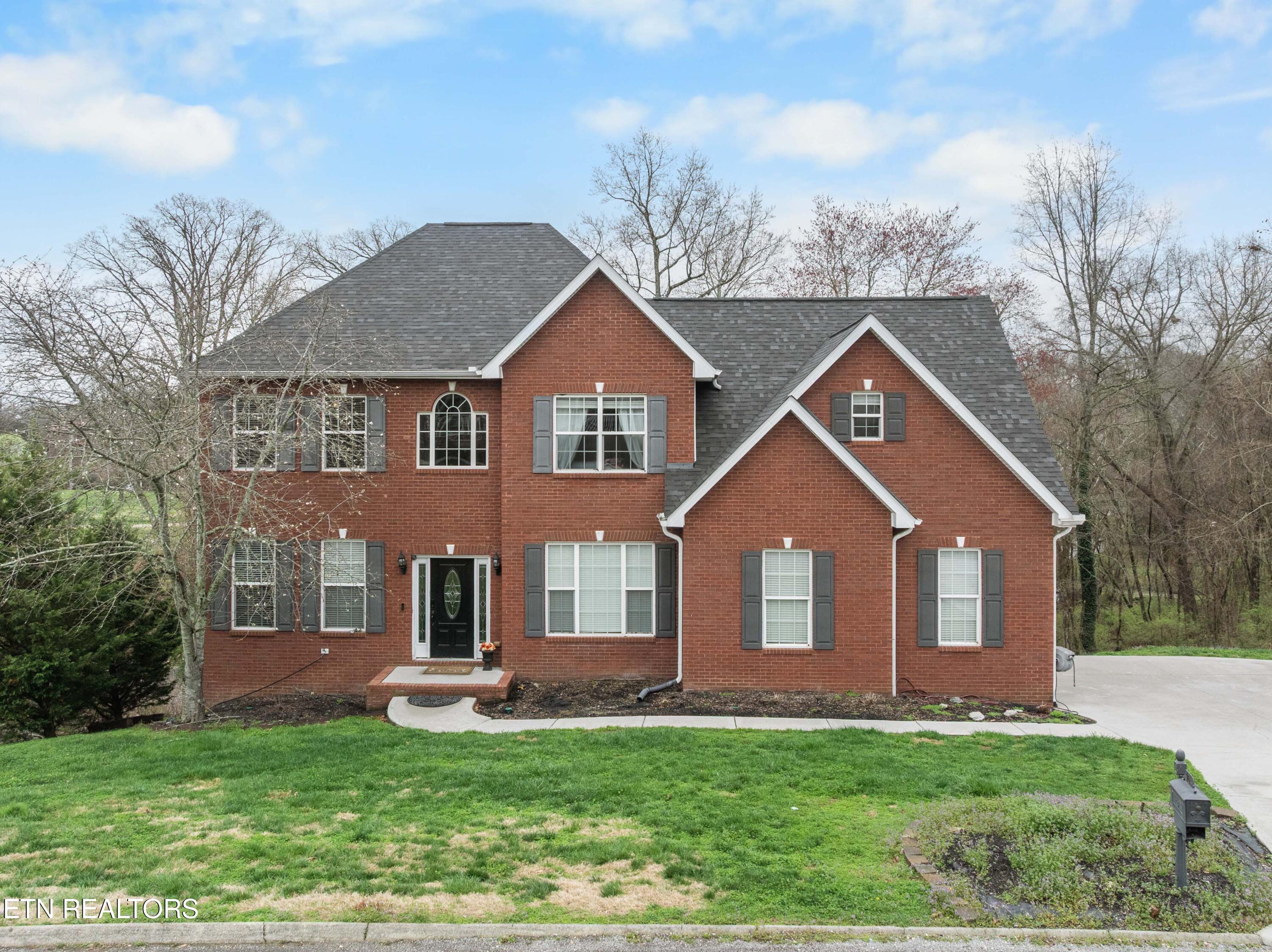 268 Windstone Boulevard Powell, TN 37849 - Photo 36 of 39 Front