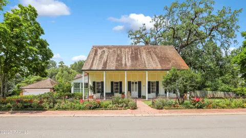 $1,885,000 | 130 Twin Oaks Boulevard, Lafayette, LA 70503