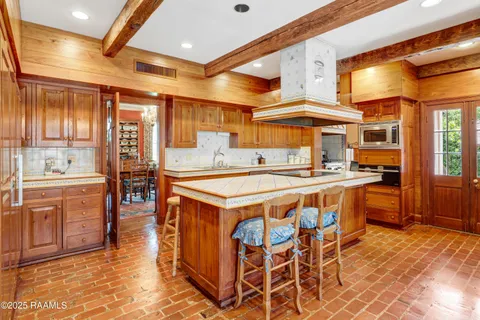 $1,885,000 | 130 Twin Oaks Boulevard, Lafayette, LA 70503