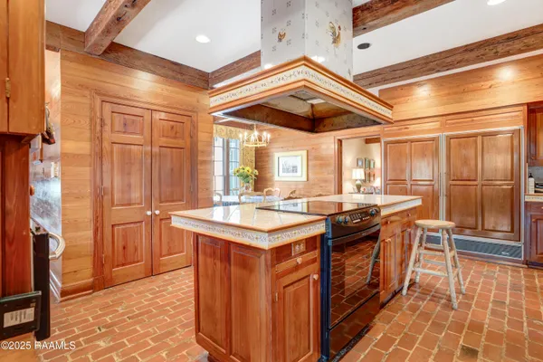 $1,885,000 | 130 Twin Oaks Boulevard, Lafayette, LA 70503