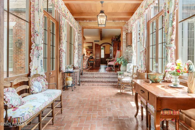 $1,985,000 | 130 Twin Oaks Boulevard, Lafayette, LA 70503