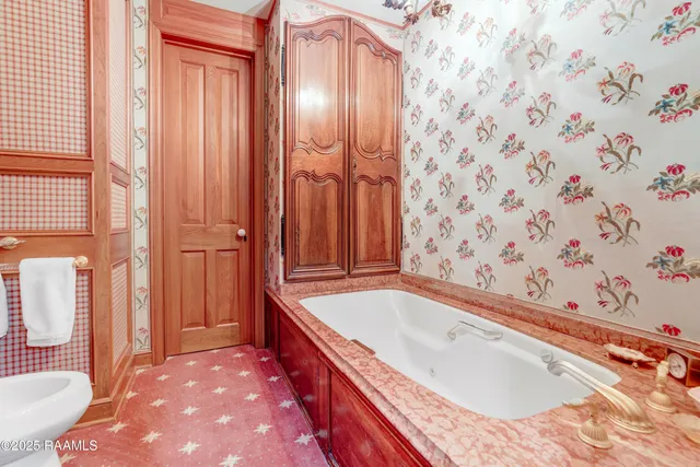 $1,985,000 | 130 Twin Oaks Boulevard, Lafayette, LA 70503