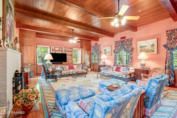 $1,885,000 | 130 Twin Oaks Boulevard, Lafayette, LA 70503