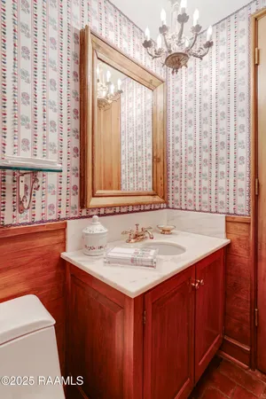 $1,885,000 | 130 Twin Oaks Boulevard, Lafayette, LA 70503