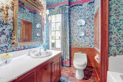 $1,885,000 | 130 Twin Oaks Boulevard, Lafayette, LA 70503