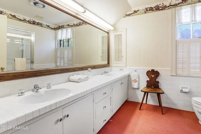 $1,985,000 | 130 Twin Oaks Boulevard, Lafayette, LA 70503