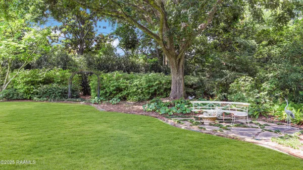 $1,885,000 | 130 Twin Oaks Boulevard, Lafayette, LA 70503