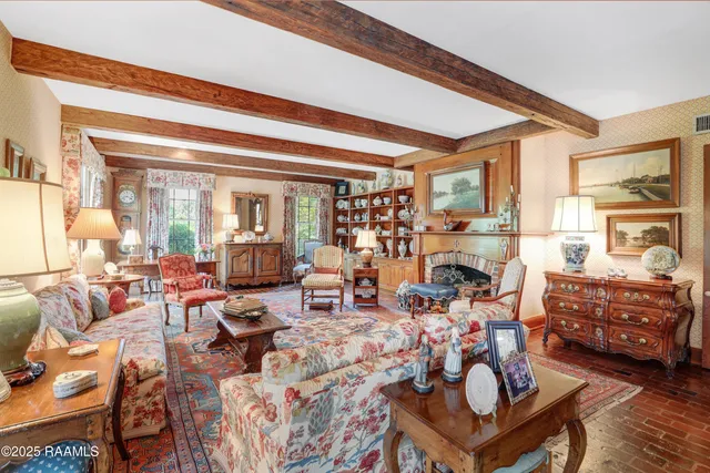 $1,985,000 | 130 Twin Oaks Boulevard, Lafayette, LA 70503