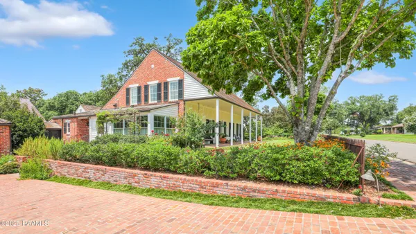 $1,885,000 | 130 Twin Oaks Boulevard, Lafayette, LA 70503