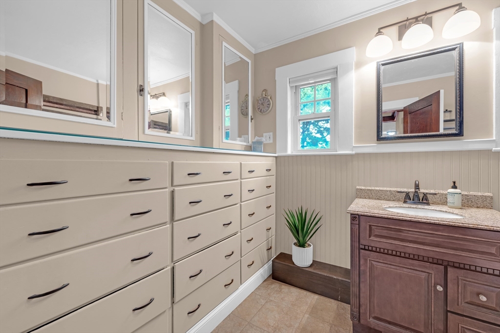 14 Tahanto Road Worcester, MA 01602 - Photo 27 of 41