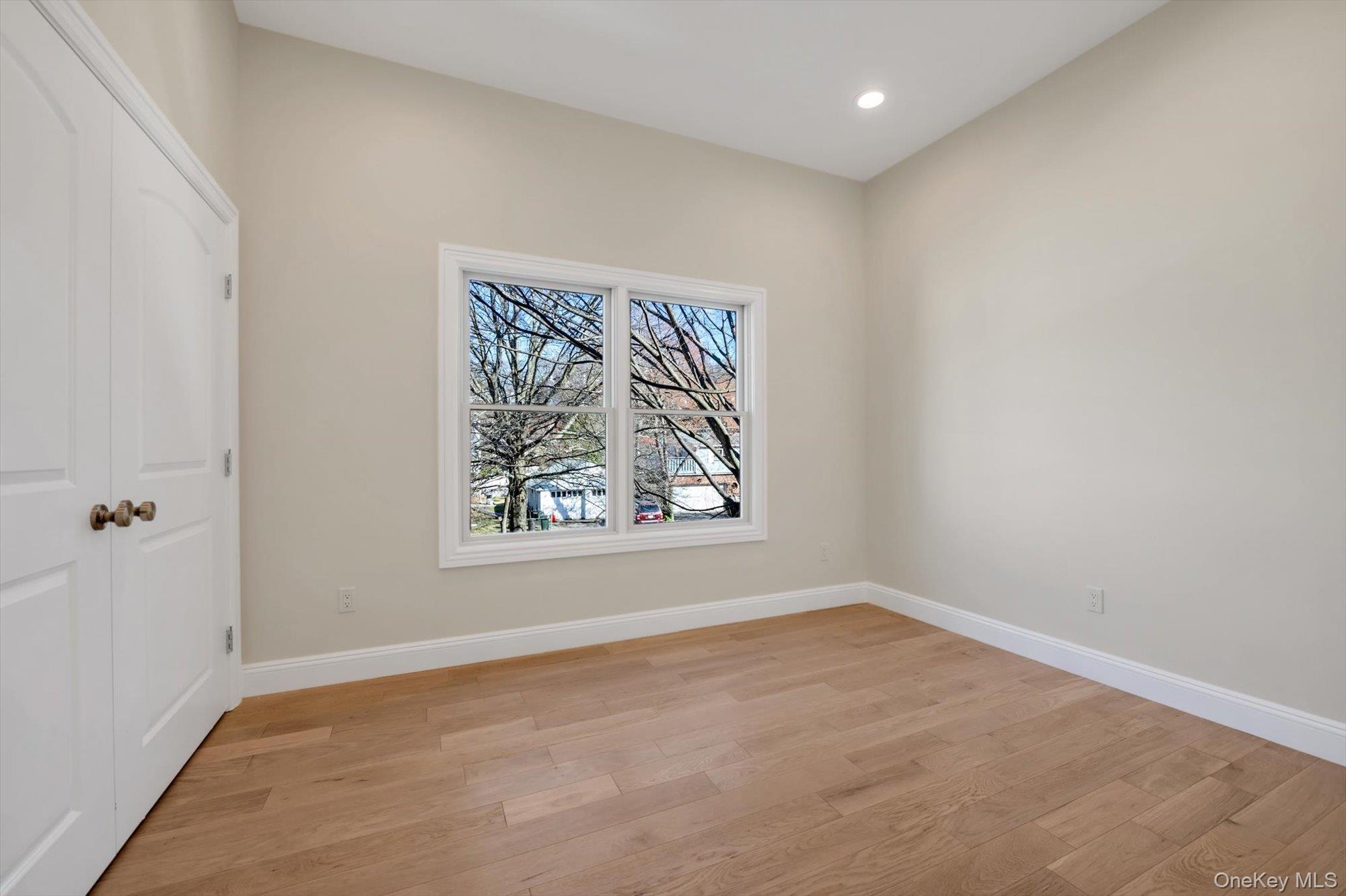 68 Edgewood Road, Unit B Port Washington, NY 11050 - Photo 8 of 22