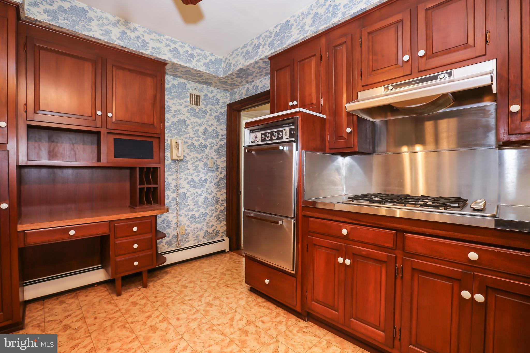 3019 Pyletown Road Boyce, VA 22620 - Photo 19 of 45 Kitchen w/ gas stove