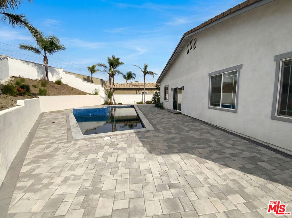 12798 North Rim Way Rancho Cucamonga, CA 91739 - Photo 7 of 44 Gallery Image 7