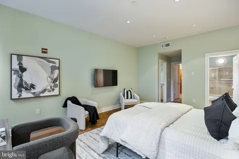 $739,000 | 1515 Locust Street, Unit 401, Philadelphia, PA 19102